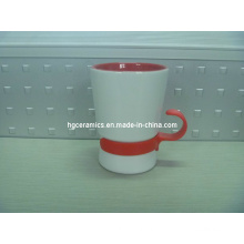 Keramische Tasse mit Kunststoffgriff